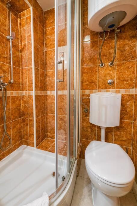 Relaxing 2Bd Apartment, Ground Floor - Walk To Old Town Split Exterior foto