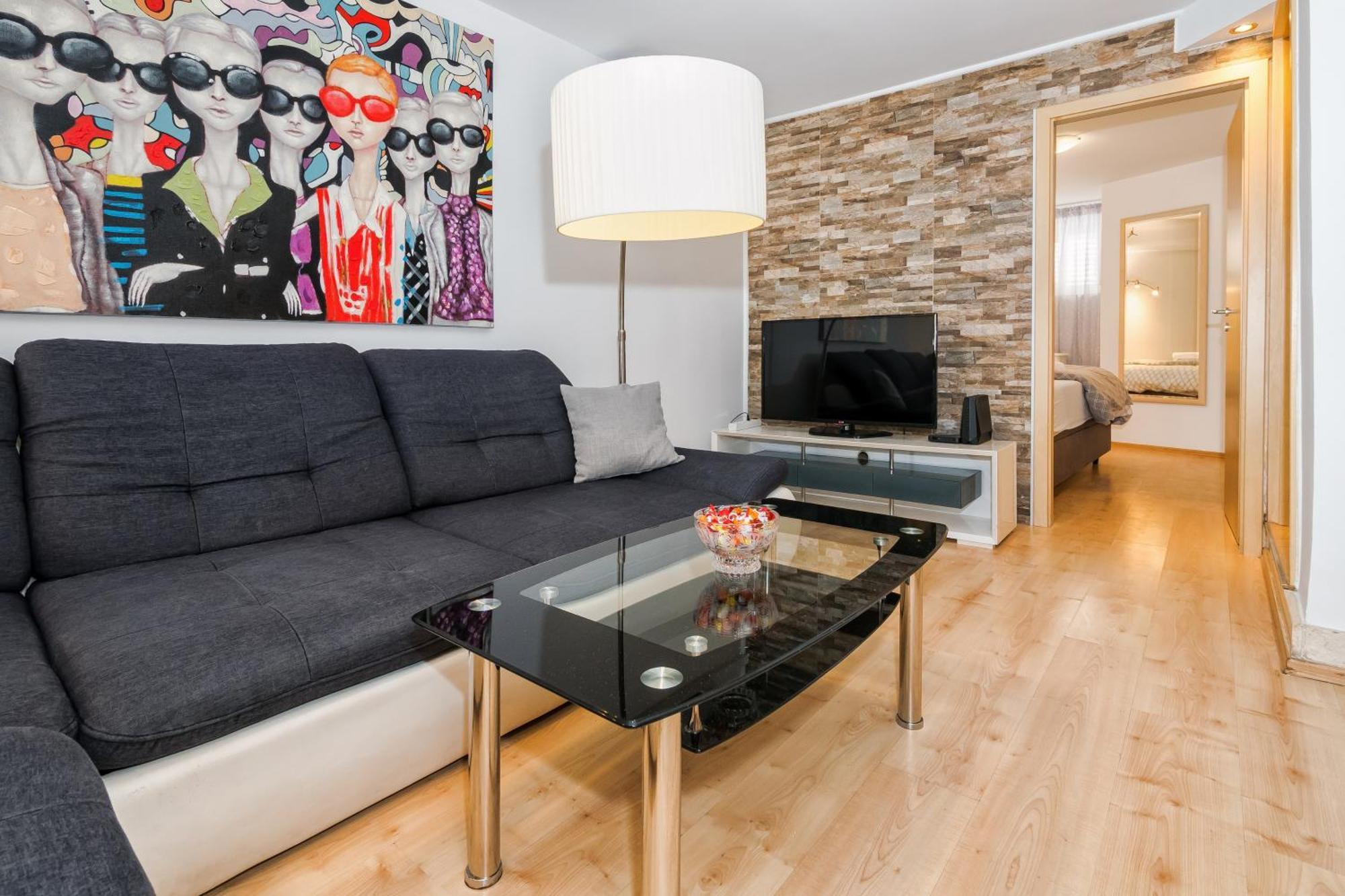 Relaxing 2Bd Apartment, Ground Floor - Walk To Old Town Split Exterior foto
